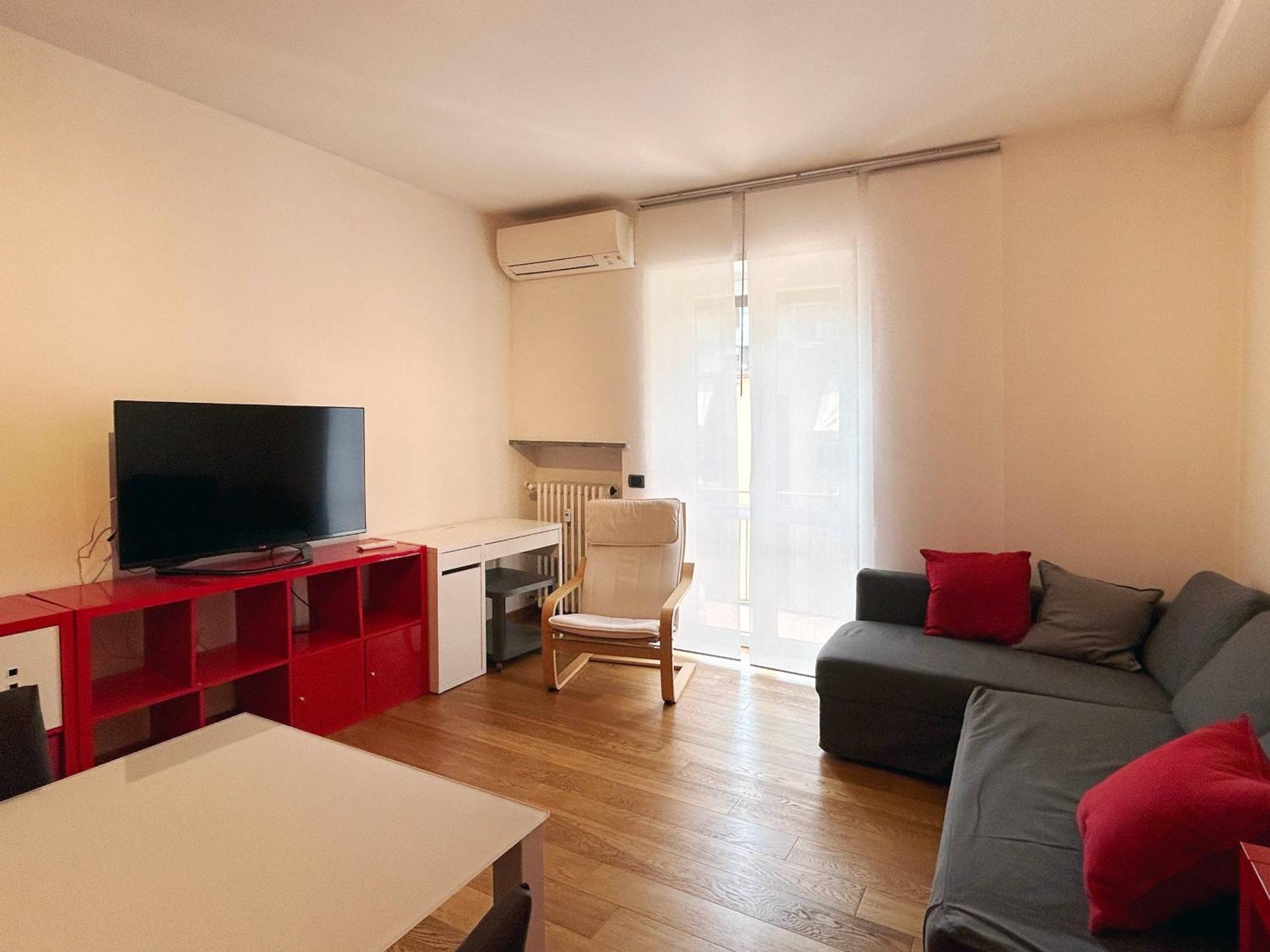 Comfortable Apartment In The Heart Of Lecco Esterno foto