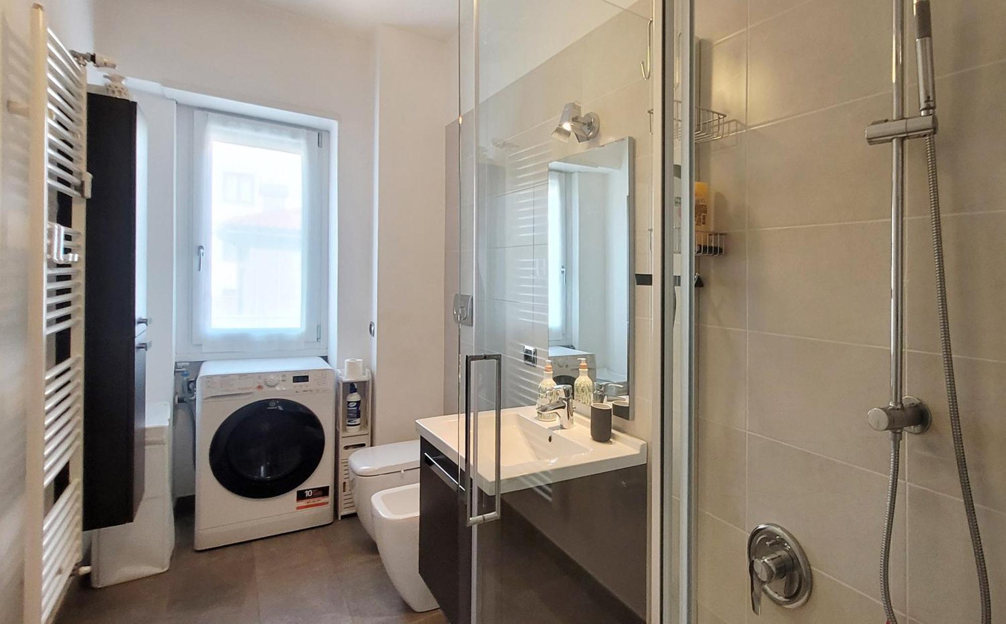 Comfortable Apartment In The Heart Of Lecco Esterno foto