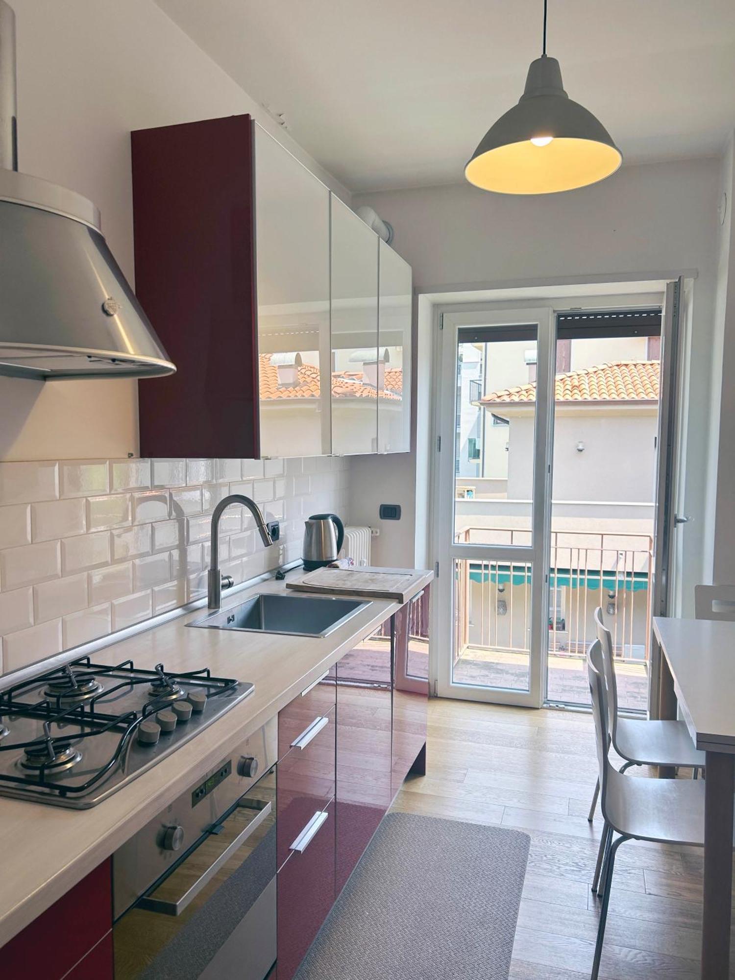 Comfortable Apartment In The Heart Of Lecco Esterno foto