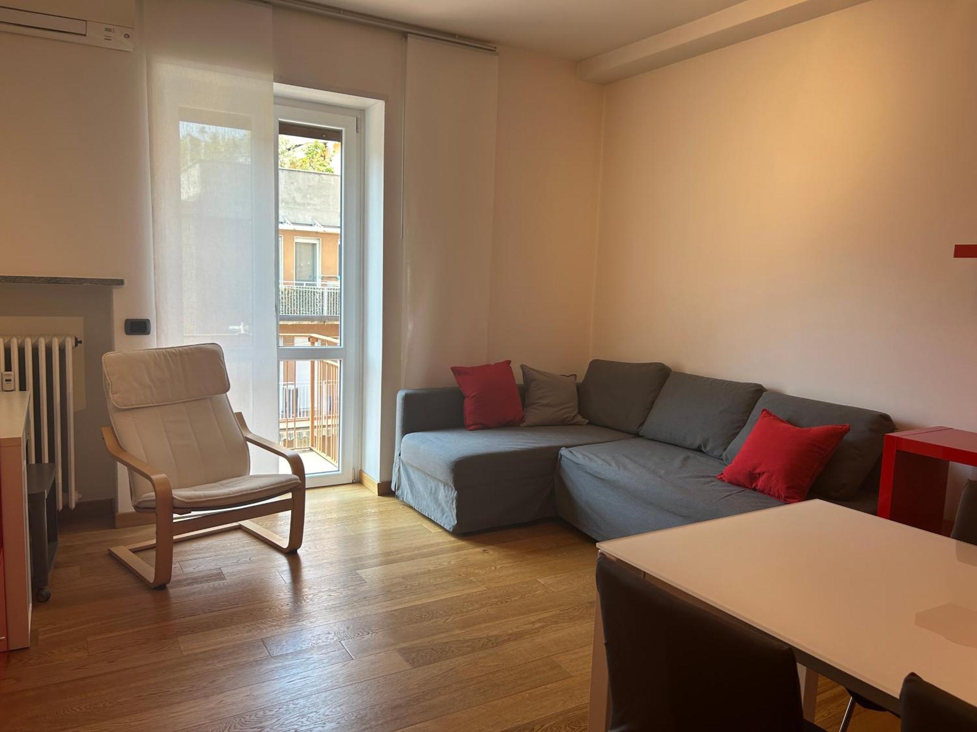 Comfortable Apartment In The Heart Of Lecco Esterno foto
