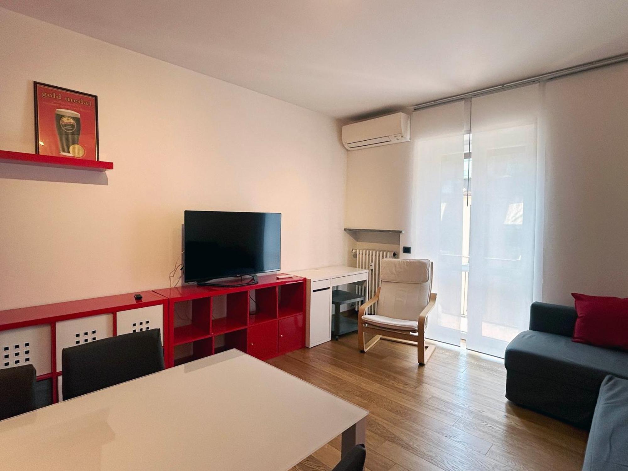 Comfortable Apartment In The Heart Of Lecco Esterno foto
