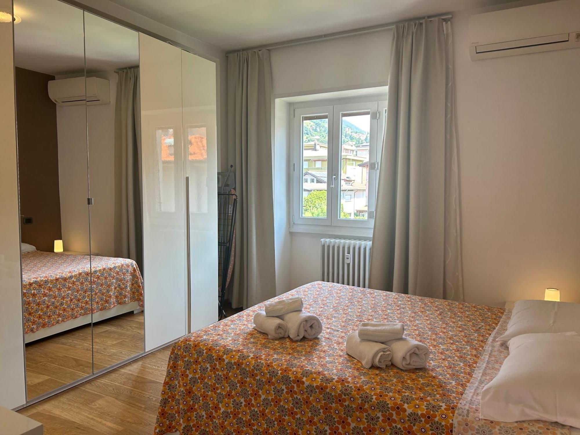 Comfortable Apartment In The Heart Of Lecco Esterno foto