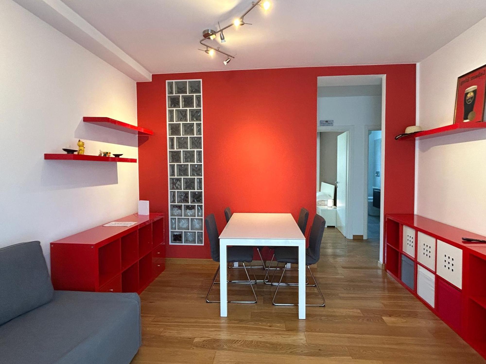 Comfortable Apartment In The Heart Of Lecco Esterno foto